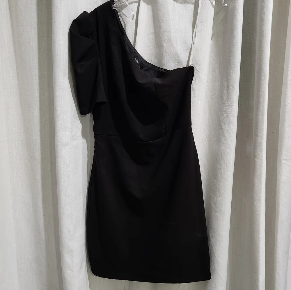 NWT LULUS Stay Gorgeous‎ Black One-Shoulder Puff Sleeve Mini Dress M - Picture 3 of 6